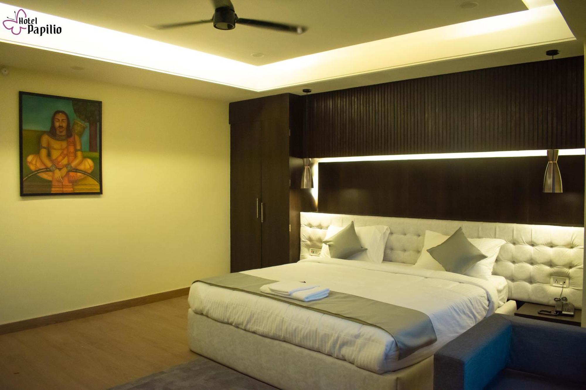 Hotel Papilio Māldah Exteriér fotografie