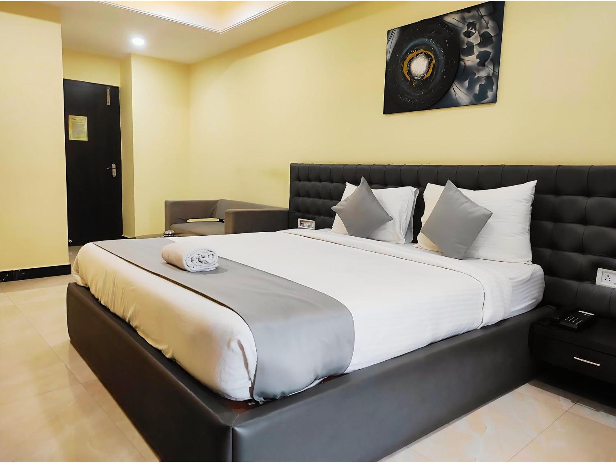 Hotel Papilio Māldah Exteriér fotografie