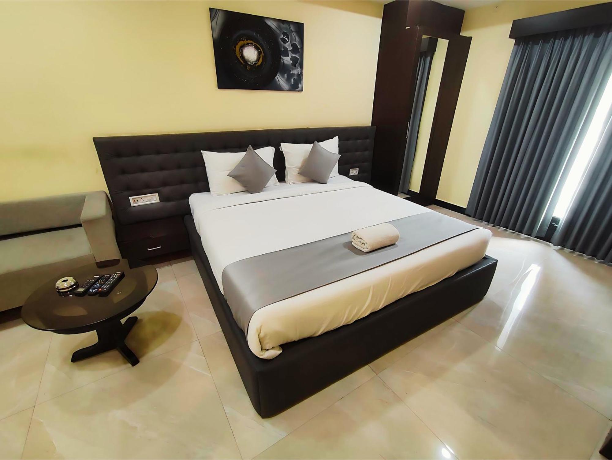 Hotel Papilio Māldah Exteriér fotografie
